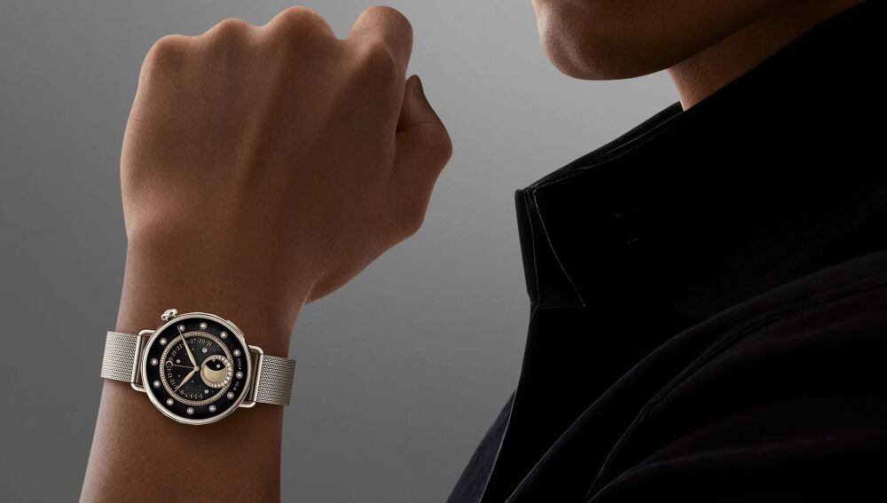 El Xiaomi Watch S4 dorado es muy elegante