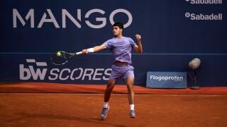 El tenista espa&ntilde;ol Carlos Alcaraz en el Barcelona Open Banc Sabadell 2025 REMITIDA / HANDOUT por BCNOPENBS Fotograf&iacute;a remitida a medios de comunicaci&oacute;n exclusivamente para ilustrar la noticia a la que hace referencia la imagen, y citando la procedencia de la imagen en la firma 12/03/2026
