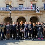 Minuto de silencio en la Plaza Mayor de Miranda de Ebro