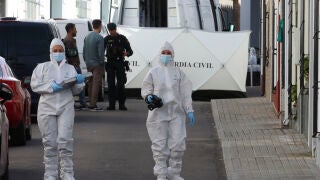 HORNACHOS (BADAJOZ), 12/03/2026.- La Guardia Civil ha confirmado que los restos &oacute;seos hallados este mi&eacute;rcoles en una vivienda de Hornachos (Badajoz) corresponden a Francisca Cadenas, la mujer vecina de la localidad desaparecida en 2017. Los an&aacute;lisis biol&oacute;gicos han confirmado la principal hip&oacute;tesis que manejaban los investigadores tras el hallazgo de los restos &oacute;seos en la vivienda de los dos hermanos que han sido detenidos por la desaparici&oacute;n de la mujer.- EFE/ Jero Morales 