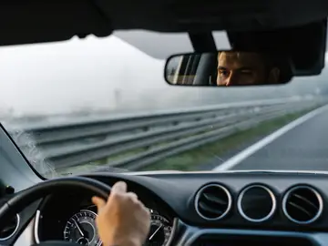 Seguros de coche a terceros más baratos este mes: Prima y Línea Directa lideran los precios más bajos Seguros de coche