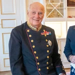 El rey Harald de Noruega con la nueva embajadora de Montenegro, Snežana Radović