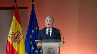 Marlaska preside la entrega de medallas al Mérito de la Protección Civil El ministro del Interior, Fernando Grande-Marlaska, preside la ceremonia de entrega de las medallas al Mérito de la Protección Civil, que reconocen la labor en este ámbito de más de doscientas personas e instituciones de diversas administraciones y de la sociedad civil durante 2024 y 2025, a 12 de marzo de 2026, en Madrid (España). El pueblo cordobés de Adamuz y dos de sus vecinos han sido galardonados con la medalla de oro con distintivo rojo por su destacada actuación durante la ayuda a los...