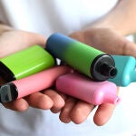 Un estudio alerta del auge de vapeadores ilegales en Europa: &ldquo;Tiene un riesgo incalculable para la salud&rdquo;