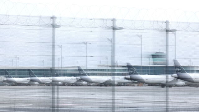 MUNICH (Germany), 12/03/2026.- Lufthansa airplanes are parked at Munich International Airport during a Lufthansa strike in Munich, Germany, 12 March 2026. The Vereinigung Cockpit union (VC) has called for strikes at Lufthansa CityLine, Lufthansa Passage and Lufthansa Cargo, while Lufthansa Passage and Lufthansa CityLine flights to the Middle East are exempt from the strike. The union is once again calling on pilots at Lufthansa Passage and Lufthansa Cargo to strike following the failure of ne...