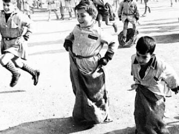 La psicolog&iacute;a explica por qu&eacute; muchos hombres nacidos en la d&eacute;cada de los 60, 70 y 80 a&uacute;n siendo amables no tienen amigos cercanos