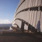 Ikuo Izawa posa en los restos de la planta de Fukushima