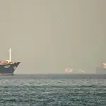 Un barco turco lograr pasar por el estrecho de Ormuz con el permiso de Irán