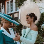 Teresa Andr&eacute;s y Marta Lozano con pamelas y looks elegantes de invitada