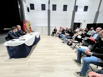 MADRID.-La Comunidad se reúne con los alcaldes de las localidades de la Sierra Norte para abordar proyectos de conectividad MADRID.-La Comunidad se reúne con los alcaldes de las localidades de la Sierra Norte para abordar proyectos de conectividad