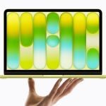 MacBook Neo en color verde.