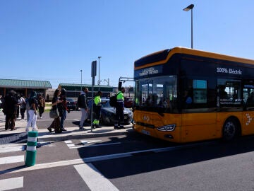 La Generalitat pone en funcionamiento autobuses lanzaderas desde Albal para llegar al centro de Valencia en el fin de semana fallero