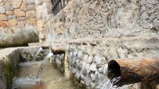 Fuente de Recesvinto junto a la Bas&iacute;lica de San Juan Bautista de Ba&ntilde;os de Cerrato