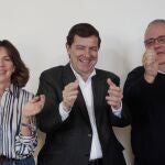 El presidente del PPCyL, Alfonso Fern&aacute;ndez Ma&ntilde;ueco, junto a la cabeza de lista del PP por Burgos, Marta Arroyo; y Alejandro V&aacute;zquez