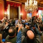 Expectaci&oacute;n en el Sal&oacute;n de Plenos del Ayuntamiento de Granada tras la elecci&oacute;n como finalista de la ciudad para la Capitalidad 2031