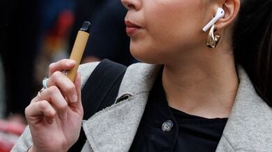 Un nuevo estudio desmiente la creencia con el vaper y el tabaco calentado:  no es puerta de entrada al tabaquismo