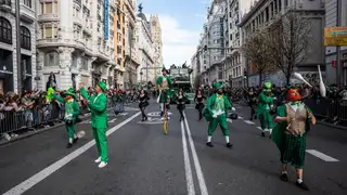 Madrid se tiñe de verde para celebrar San Patricio con un desfile este sábado por la Gran Vía con más de 40 bandas Madrid se tiñe de verde para celebrar San Patricio con un desfile este sábado por la Gran Vía con más de 40 bandas