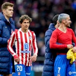 Sorloth, Giuliano y Griezmann, despu&eacute;s de la victoria ante el Getafe