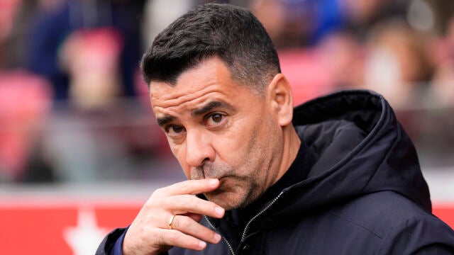 GIRONA, 14/03/2026.- El entrenador del Girona M&iacute;chel durante el partido de liga entre el Girona y el Athletic celebrado este s&aacute;bado en el estadio Montilivi en Girona. EFE/ Siu Wu 