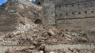 Sucesos.- Se derrumba una de las torres del Castillo de Escalona (Toledo)