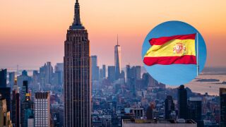 Imagen de Nueva York junto a una bandera de Espa&ntilde;a