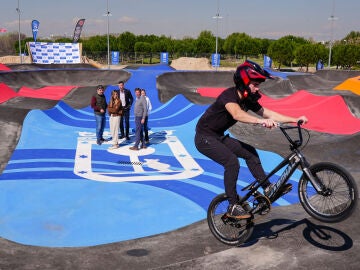 As&iacute; es la nueva "bike park" que se estrena este s&aacute;bado en Barajas
