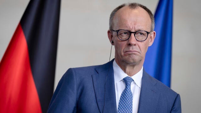 March 10, 2026, Berlin, Berlin, Deutschland: Friedrich Merz beim Empfang des Ministerpr&auml;sidenten der Tschechischen Republik mit milit&auml;rischen Ehren zu einem gemeinsamen Gespr&auml;ch mit anschlie&Atilde;&Yuml;endem Pressestatement im Bundeskanzleramt. Berlin, 10.03.2026 Europa Press/Contacto/Bernd Elmenthaler 10/03/2026 ONLY FOR USE IN SPAIN