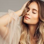 Las brumas perfumadas se han convertido en uno de los gestos m&aacute;s populares dentro de las rutinas de cuidado personal | Getty Images