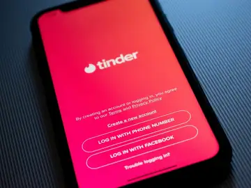 smartphone app tinder smartphone app tinder