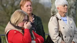 Minuto de silencio por el asesinato machista de Pedreña (Cantabria) Vecinos de la localidad durante un minuto de silencio en repulsa por el asesinato machista producido en Pedreña, a 16 de marzo de 2026, en Marina de Cudeyo, Cantabria (España). La Guardia Civil de Cantabriadetuvo ayer, 15 de marzo, en la localidad cántabra Pedreña, a un hombre de 52 años como presunto autor del asesinato este sábado, 14 de marzo, de su pareja, una mujer de 64. 16 MARZO 2026 Nacho Cubero / Europa Press 16/03/2026