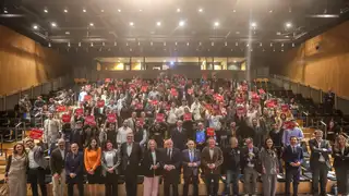 Autoridades, representantes de CaixaBank y cocineros de los restaurantes recomendados Autoridades, representantes de CaixaBank y cocineros de los restaurantes recomendados