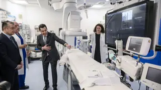 El presidente de la Junta de Andalucía en el hospital Virgen del Rocío de Sevilla El presidente de la Junta de Andalucía en el hospital Virgen del Rocío de Sevilla