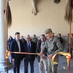 El coronel Jefe de la IV Suige, Juan Carlos Moreno Arena, inaugura las exposiciones