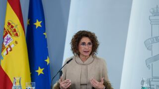 AMP.- Montero confirma que se va a "retrasar" la presentaci&oacute;n de PGE por dar prioridad a medidas contra la guerra