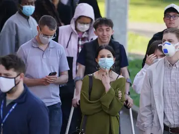 Britain Meningitis Students queuing to receive vaccines and antibiotics at the University of Kent campus in Canterbury, England, Thursday March 19, 2026. (Gareth Fuller/PA via AP)
