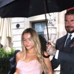 Harper, junto a su padre David Beckham Harper, junto a su padre David Beckham