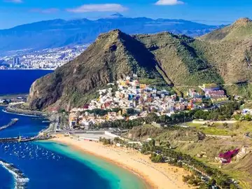 Forbes corona el mejor destino de España para 2026: un lugar con volcán, selva y playa en el mismo sitio Forbes corona el mejor destino de España para 2026: un lugar con volcán, selva y playa en el mismo sitio