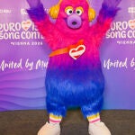 Auri, una criatura peluda y colorida, la mascota del Festival Eurovisi&oacute;n de 2026 en Viena