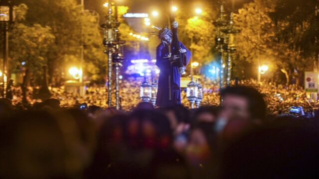 Paso del Gran Poder por la Campana