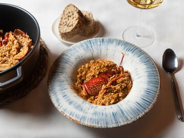 el arroz con bogavante, uno de los platos estrella de Aleteo