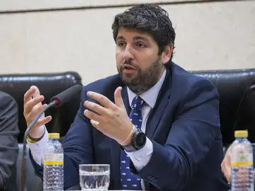 MURCIA.-López Miras dice que el Gobierno central está "roto y dividido" y es "incapaz de estar a la altura" ante la crisis MURCIA.-López Miras dice que el Gobierno central está "roto y dividido" y es "incapaz de estar a la altura" ante la crisis