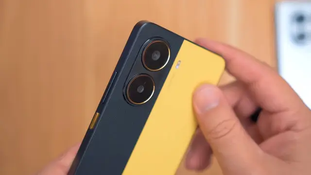 POCO X7 Pro amarillo y negro POCO X7 Pro