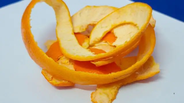 Cáscaras de naranja: el uso que nadie imaginaba y que podría ser clave en apagones Cáscaras de naranja: el uso que nadie imaginaba y que podría ser clave en apagones
