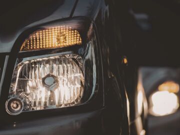 Imagen de archivo de la luz de un coche fundida