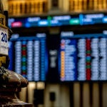 El Ibex 35 cierra la semana por debajo de los 17.000 puntos