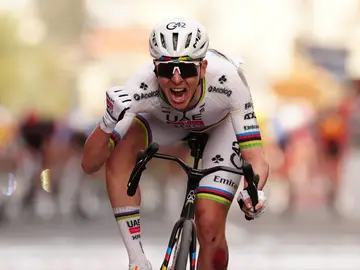 2026 Milan-San Remo Cycling 21 March 2026, Italy, Sanremo: Slovenian cyclist Tadej Pogacar of UAE Team Emirates XRG crosses the finish line to win the men's elite race of the Milano-Sanremo one day cycling race (298 km) from Pavia to Sanremo. Photo: Massimi Paolone/LaPresse via ZUMA Press/dpa Massimi Paolone/LaPresse via ZUM / DPA 21/03/2026 ONLY FOR USE IN SPAIN