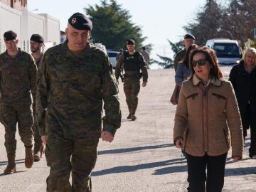 Robles descarta la vuelta de los militares espa&ntilde;oles en L&iacute;bano y "no contempla" la salida de EEUU de Mor&oacute;n y Rota