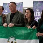 El candidato a la presidencia de la Junta de Andaluc&iacute;a, Juan Antonio Delgado, y la diputada y secretaria general de Podemos, Ione Belarra, en un acto en Sevilla.