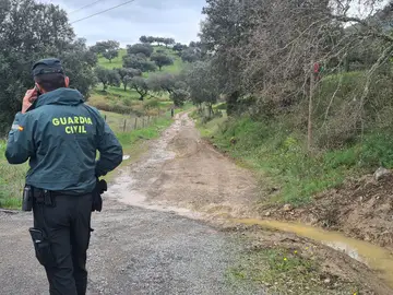 Aparece el cuerpo de un hombre quemado en un camino en Almadén (Ciudad Real) ALMADÉN (CIUDAD REAL), 21/03/2026.- El cuerpo de un hombre totalmente calcinado e irreconocible ha aparecido a primera hora de esta mañana en un camino del término municipal de Almadén (Ciudad Real). EFE/Miguel Ángel Risco