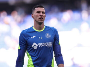 David Soria of Getafe CF looks on during the Spanish league, LaLiga EA Sports, football match played between RCD Espanyol and Getafe CF at RCDE Stadium on March 21, 2026 in Cornella, Spain. AFP7 21/03/2026 ONLY FOR USE IN SPAIN